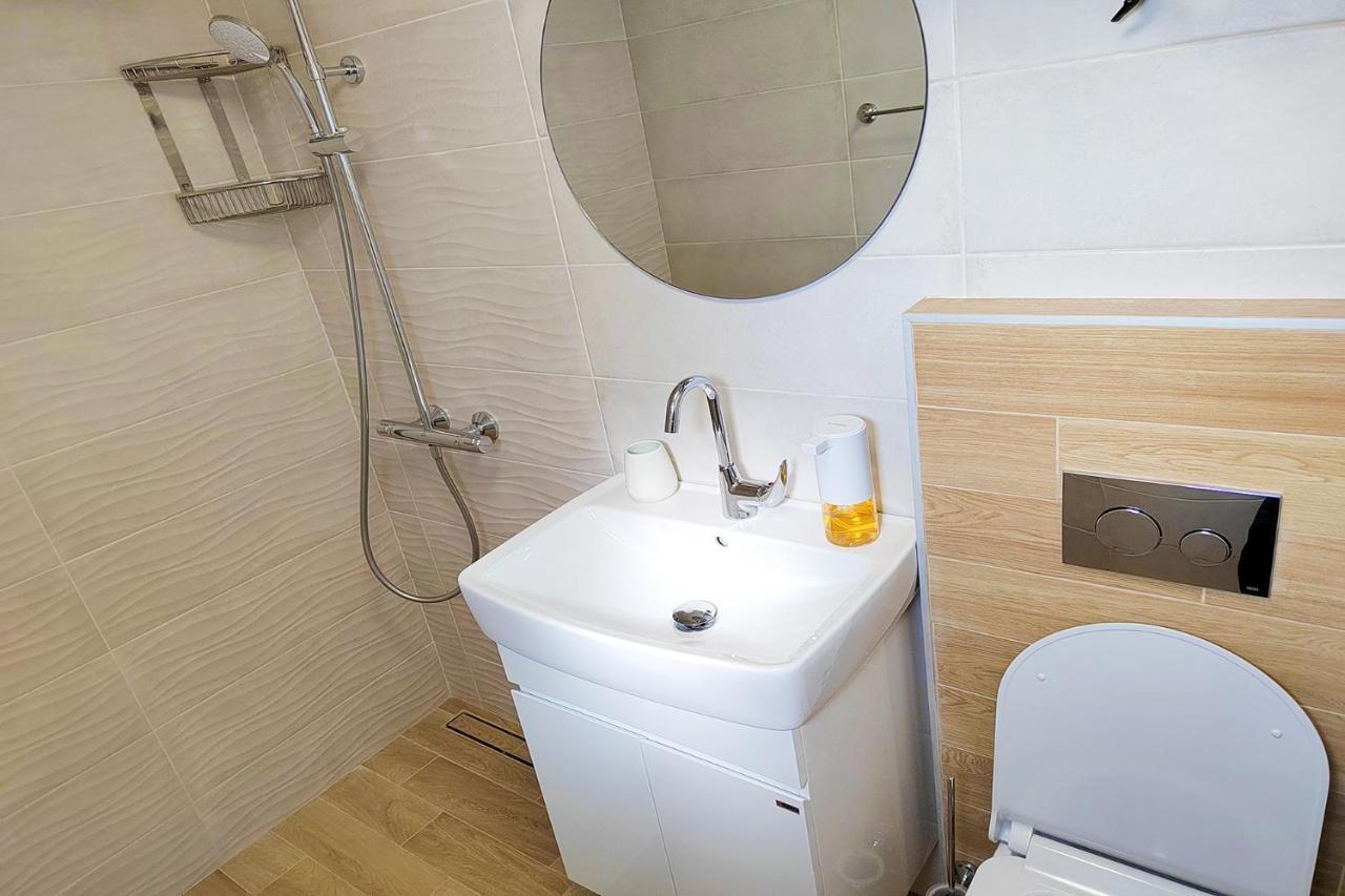 Shik & Chic In The Heart Of Burgas # 5Min From Beach # New 외부 사진